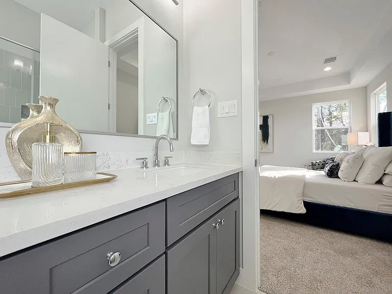 8318 Curry Rd — Photo 13