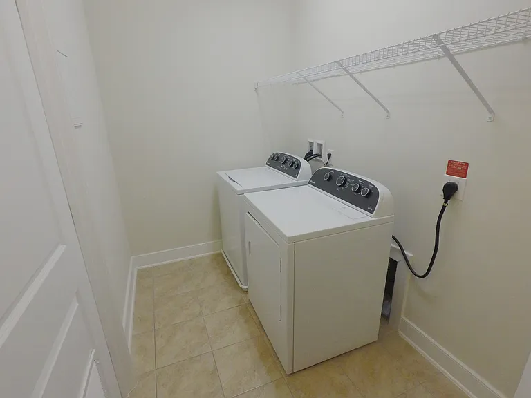 9523 Bastille St #401 — Photo 14