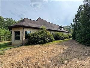 3rd image of 333 Normandy Ln