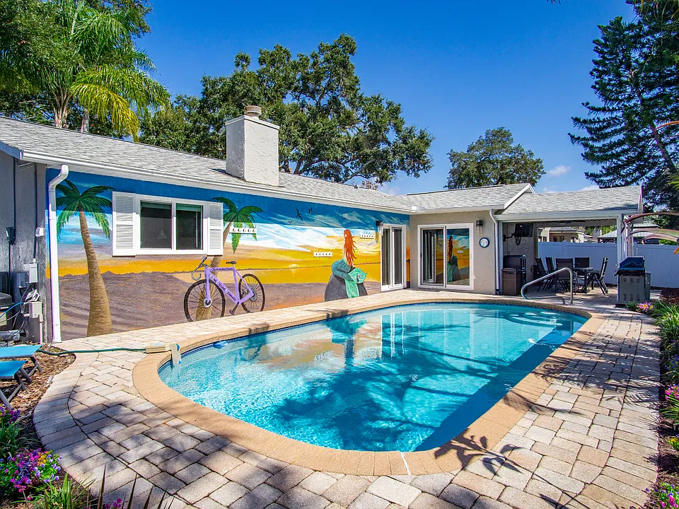 754 Crystal Dr