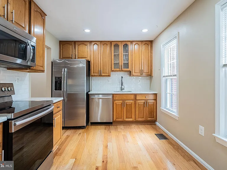 5844 Banning Pl — Photo 14