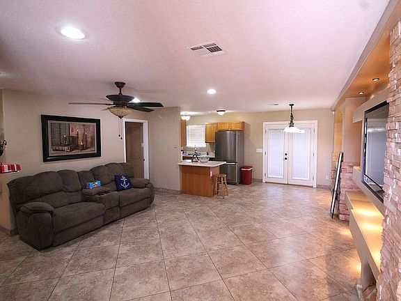 4th image of 4402 N 22nd Dr