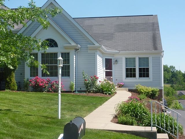 114 Horseshoe Circle East