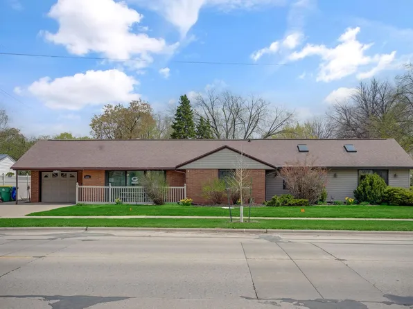 1735 S Oneida STREET, Green Bay, WI 54304