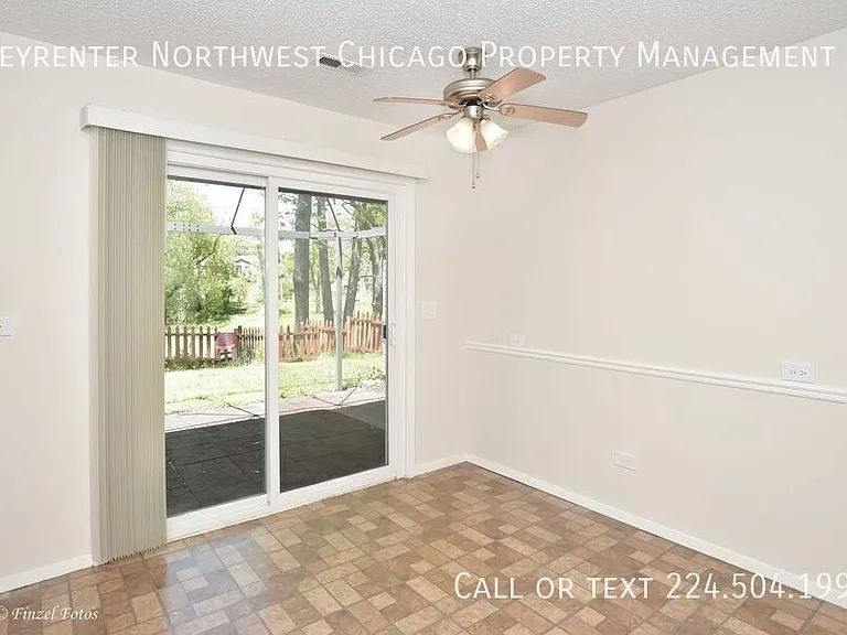 1212 Stratford Ln — Photo 4