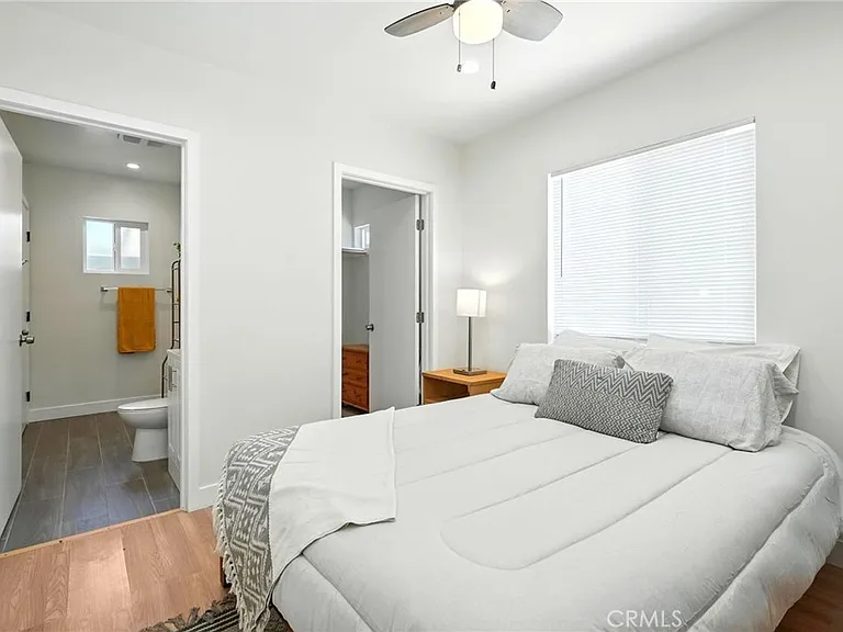 9221 Swinton Ave — Photo 2