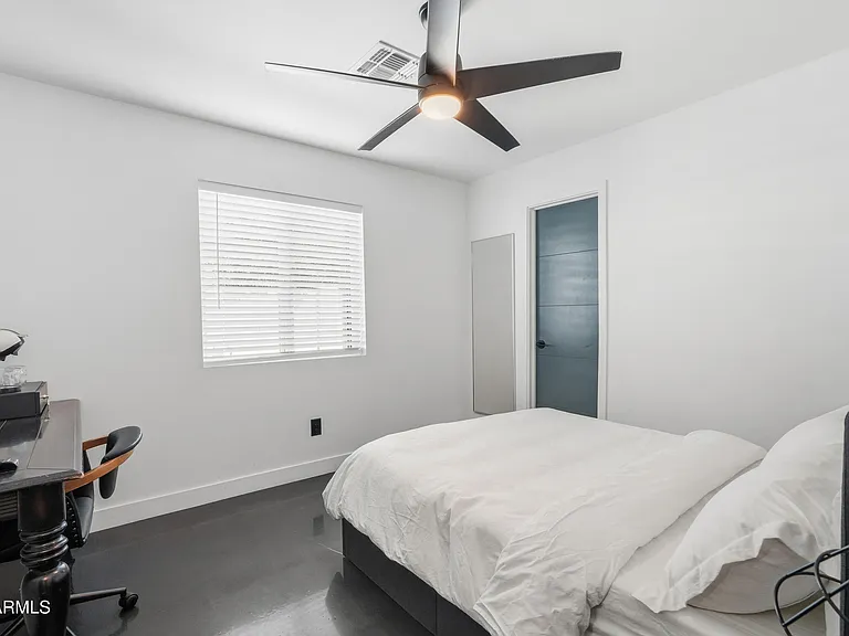2812 N 71st Pl — Photo 39