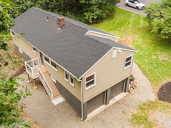 4th image of 35 Columbine Drive