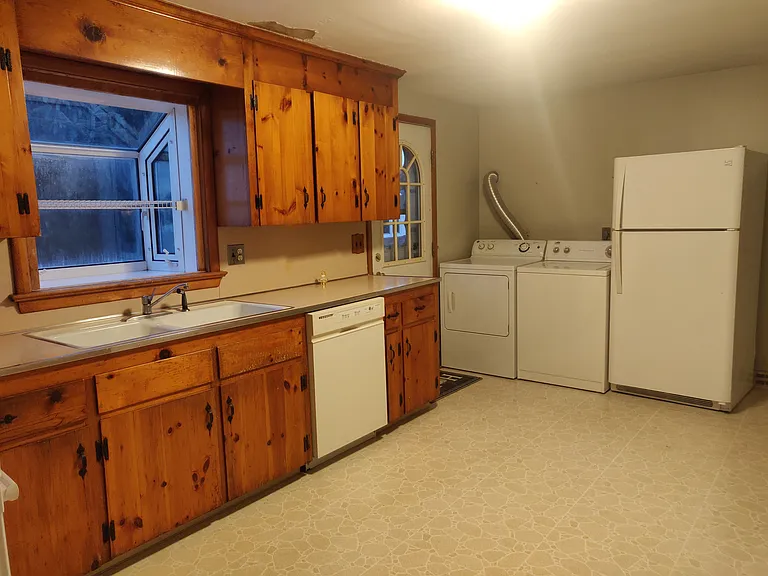 4 Carlson Ct #2 — Photo 6
