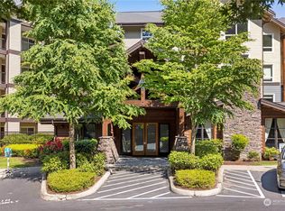 18707 SE Newport Way APT 303, Issaquah, WA