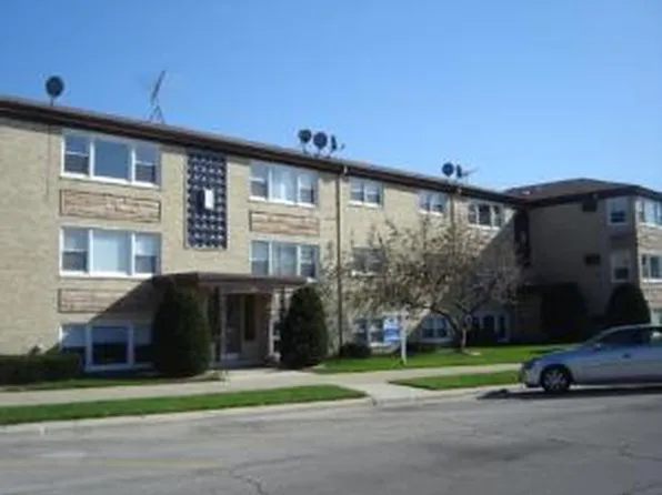 50 Conti Pkwy #1C, Elmwood Park, IL 60707