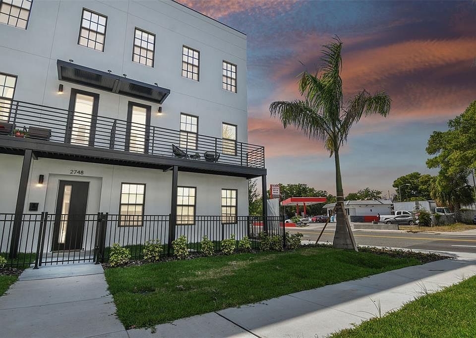 1st image of 2758 5TH AVENUE S