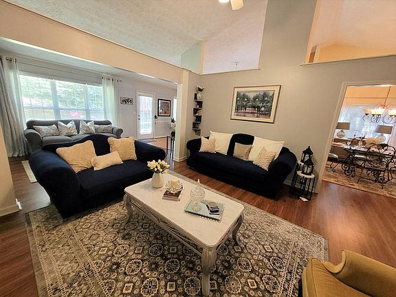 2nd image of 700 Cricket Hill Trl