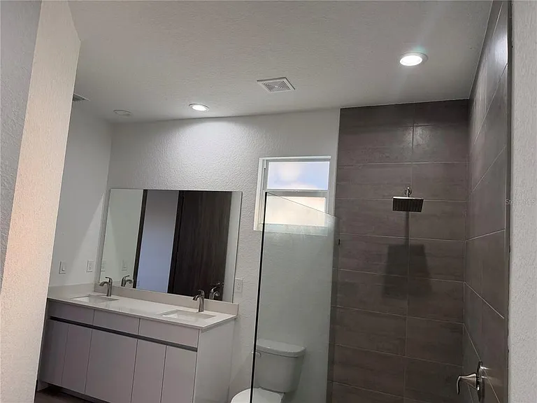 3050 Wentworth St — Photo 11