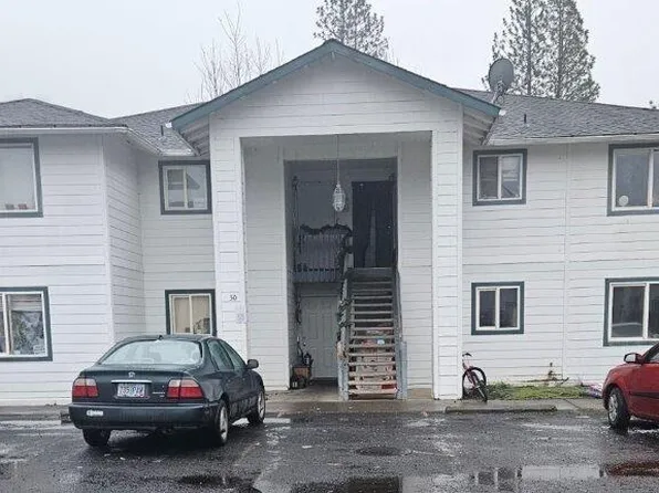 30 Dion Ct APT 2, Shady Cove, OR 97539
