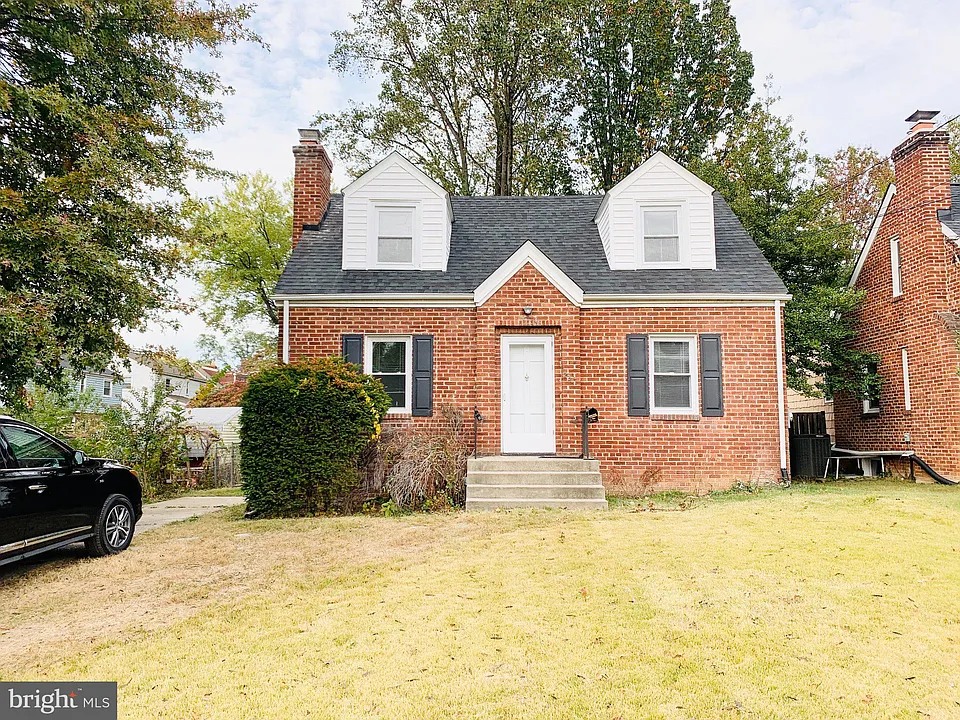 2207 Seminary Rd