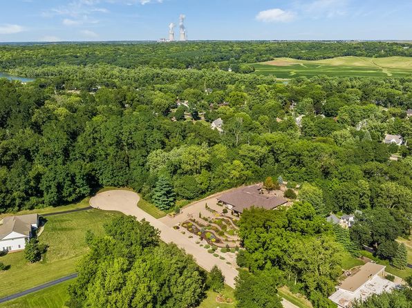 401 Lillemor Ln, Oregon, IL 61061