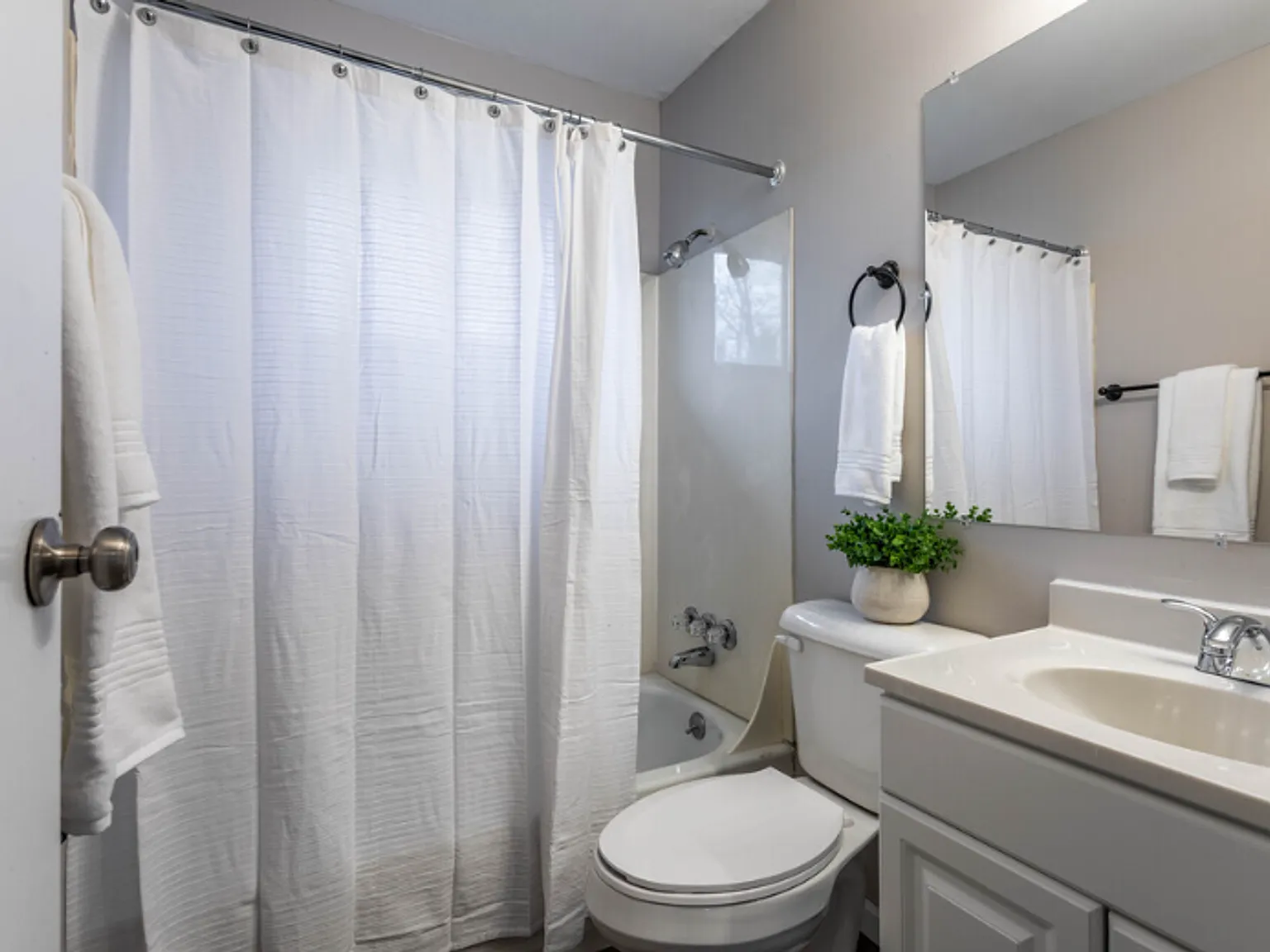 Highland Terrace Apartments — Photo 4