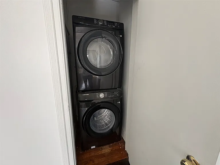 86 Conklin Ave — Photo 5