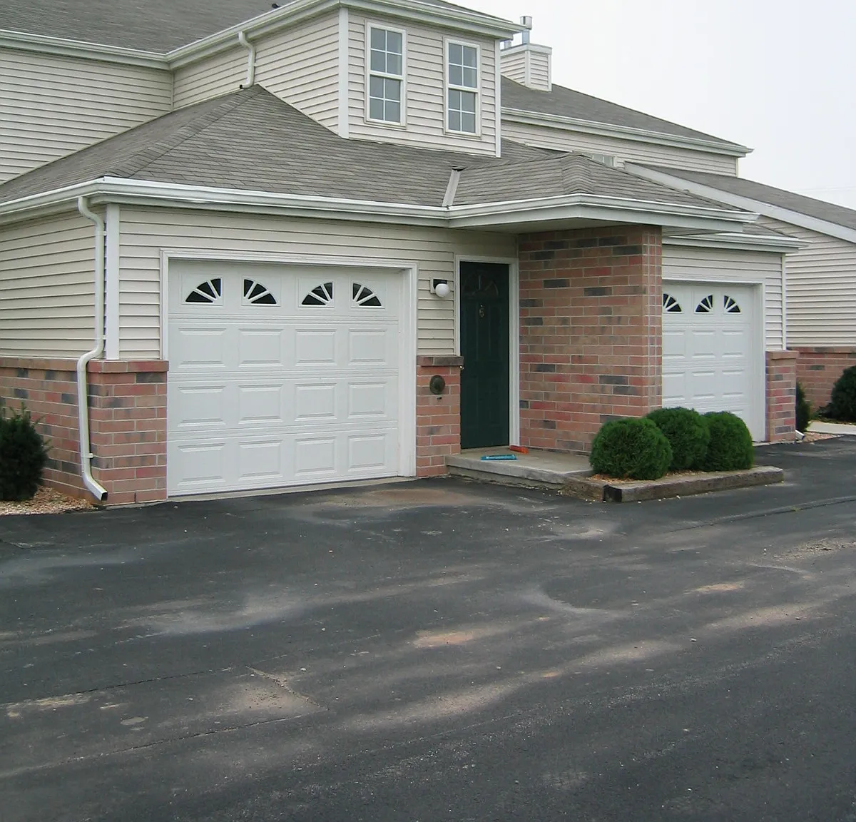 2 bed, 1300 sqft, $1,025 — Photo 1