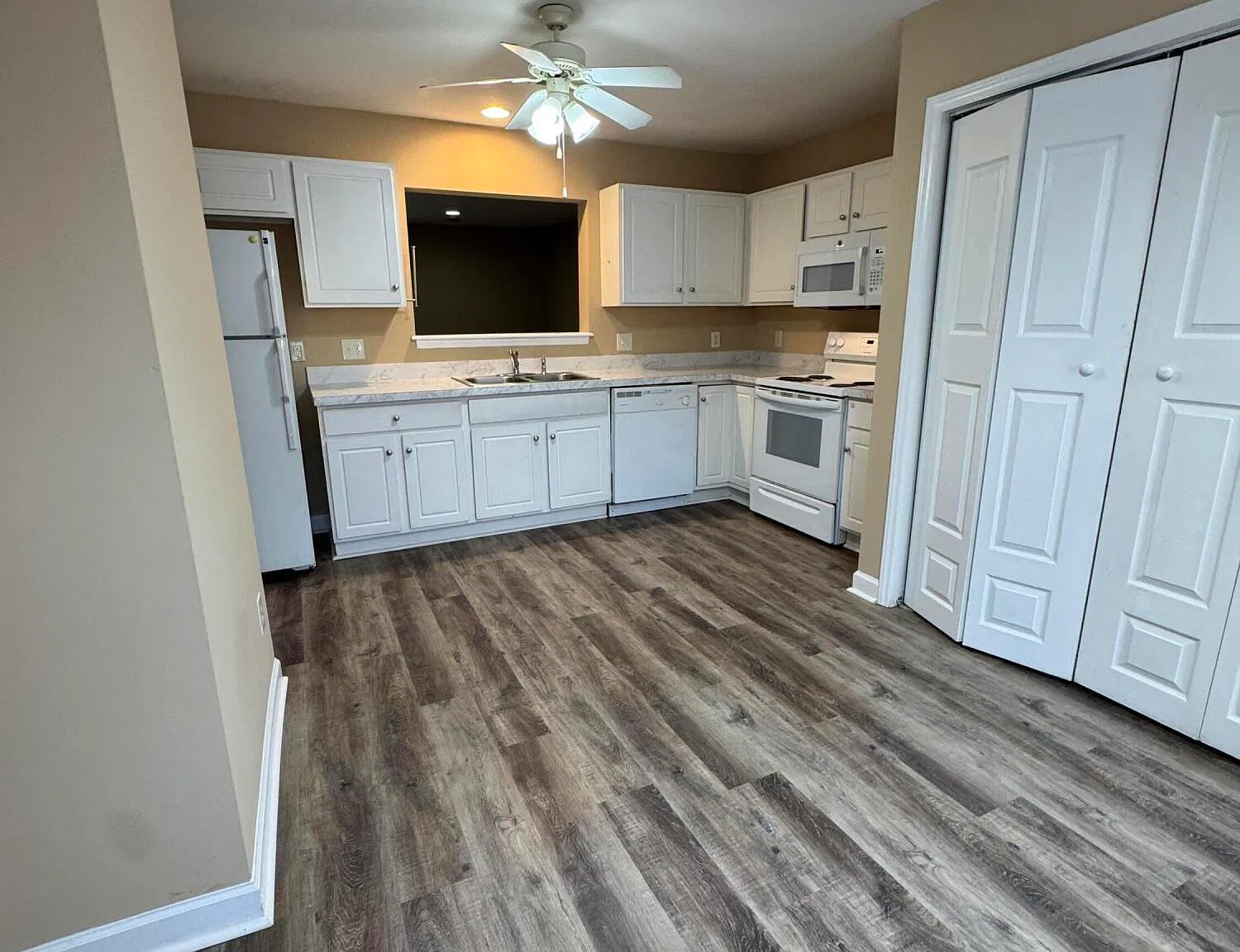 3 bed, 2.5 bath, $1,495 — Photo 3