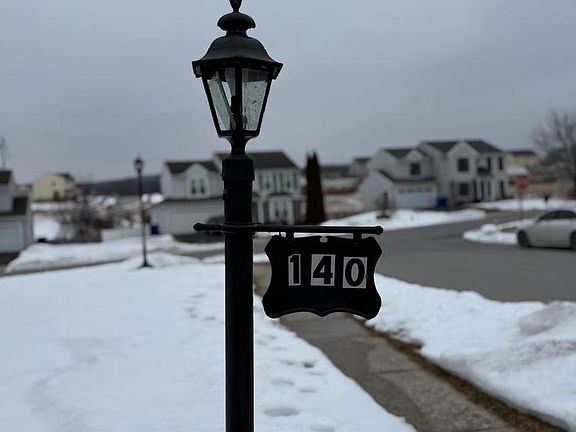3rd image of 140 Thomas Dr
