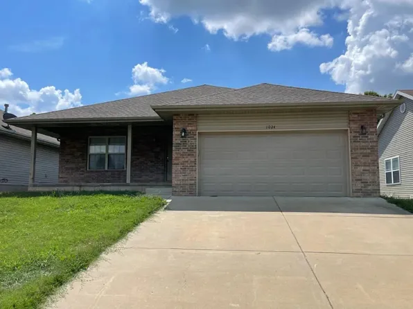 1024 E Caravan St, Springfield, MO 65803