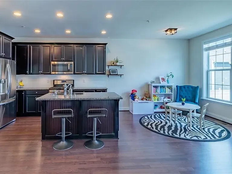 kitchen/dining