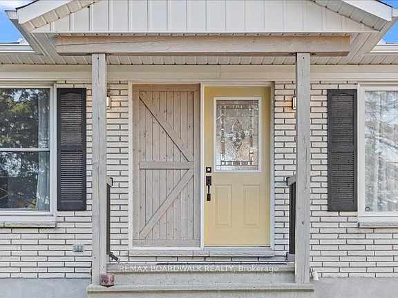 3rd image of 2462 Dunning Rd