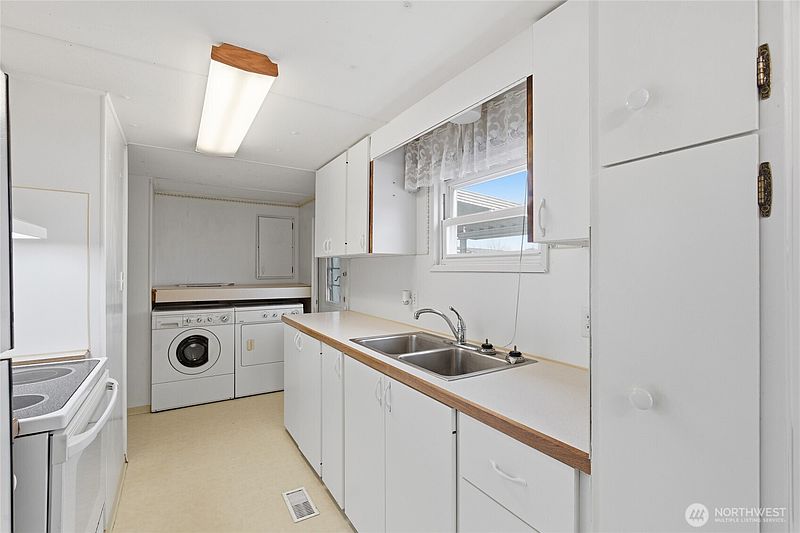 4th image of 5222 70th Ave Ct E #21