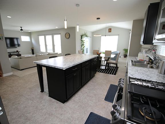 3rd image of 642 Holbrook Dr