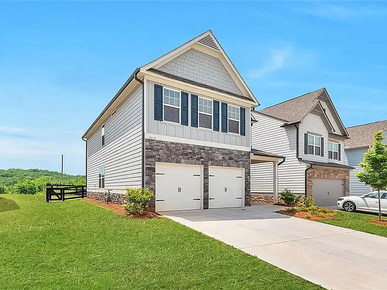 118 Briarwood Dr E — Photo 1