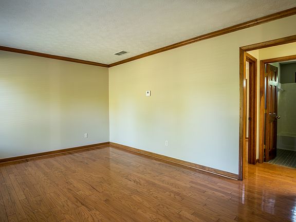 3rd image of 310 Haskin Knl