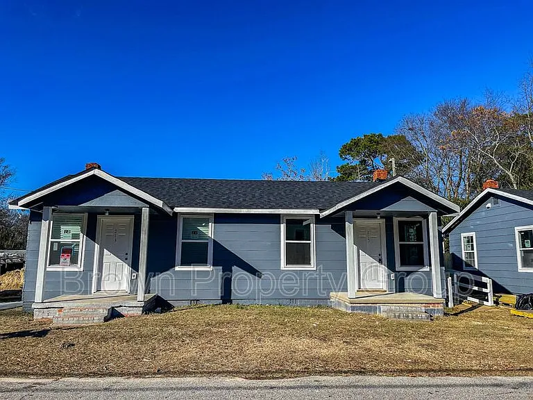215 Andy St — Photo 1