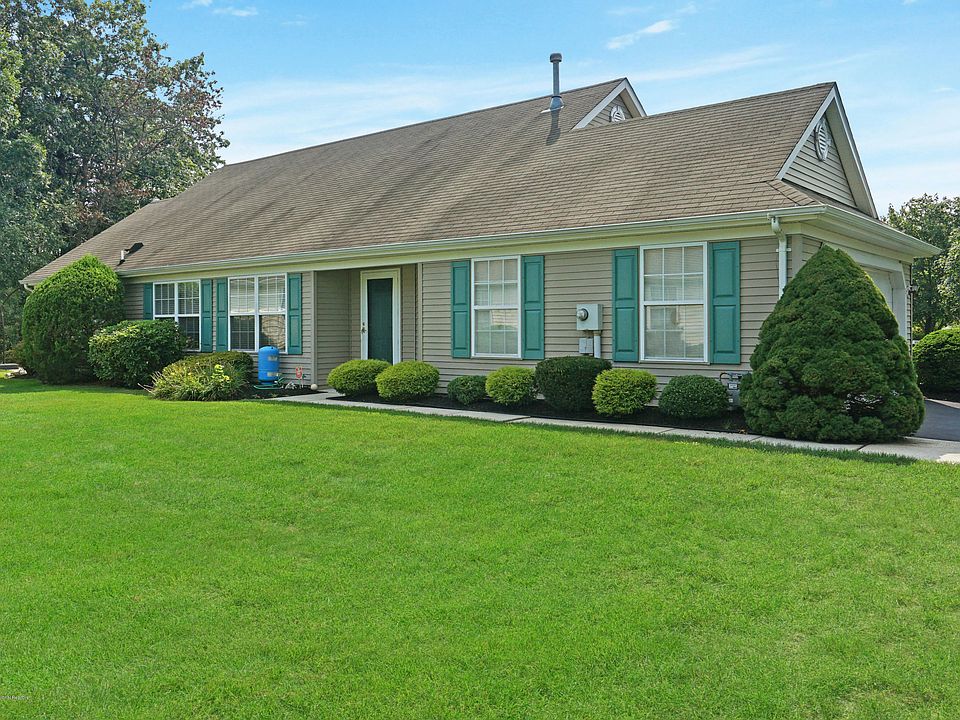 1st image of 72 Skyline Dr