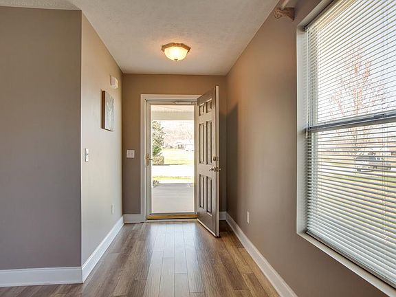 3rd image of 1511 Danville Cir