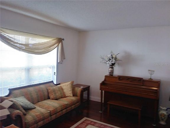 5th image of 1809 Summit Oak Cir