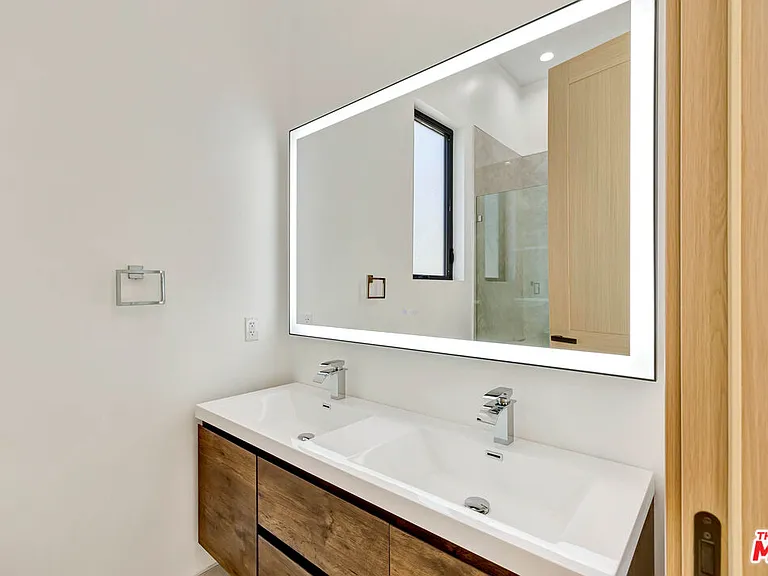 13424 Margate St — Photo 17