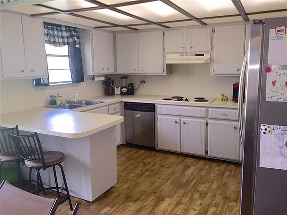 5th image of 11 Osage Dr