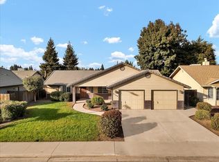 2306 W Roby Ave, Porterville, CA 93257