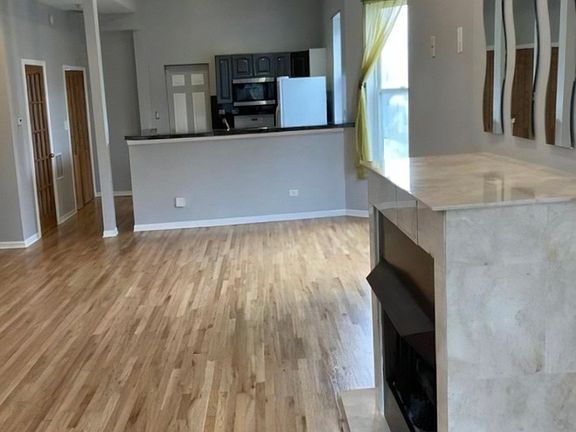 3rd image of 4321 S Ellis Ave #2