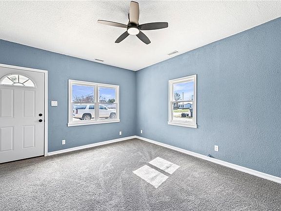 4th image of 302 Wells St