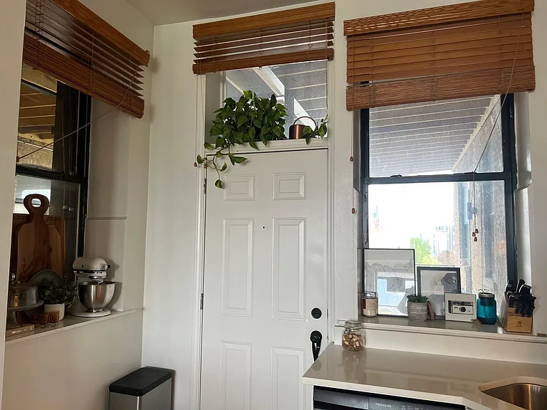 351 W Oak St #104 — Photo 12
