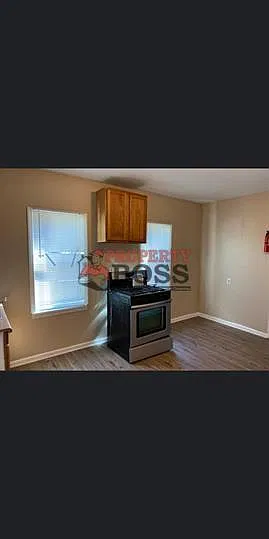 4911 Homerlee Avenue Unit#1R - 1R — Photo 4