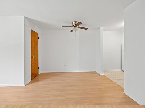 3rd image of 135 S Kenilworth Ave APT 10