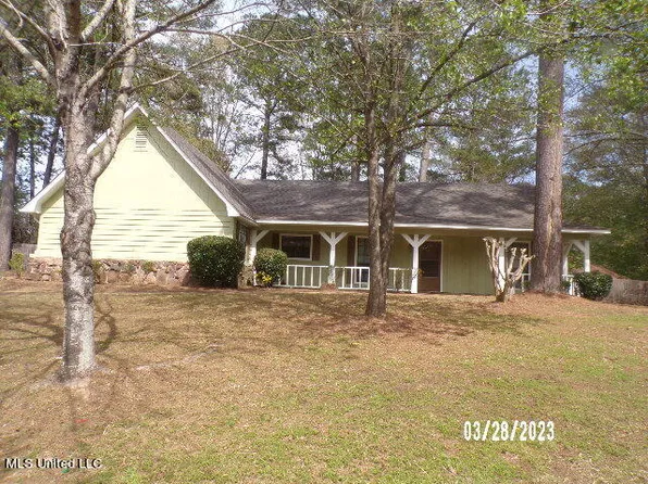 18 Matt Cir, Jackson, MS 39212
