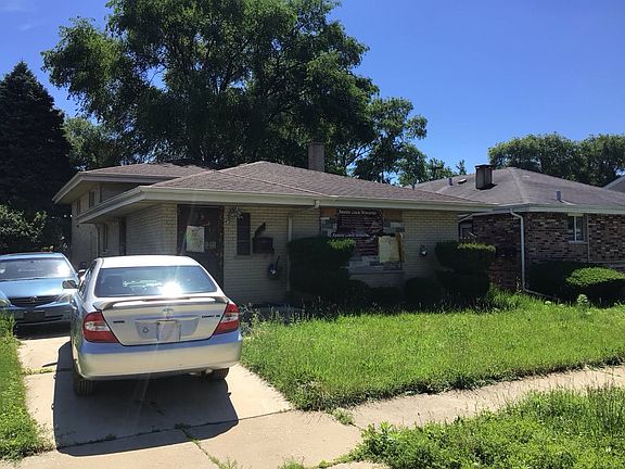 3rd image of 381 Greenbay Ave