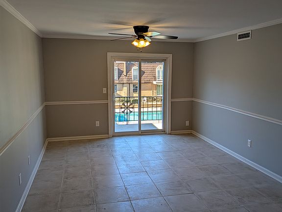 Living room/dining room