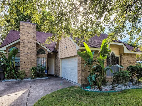 9806 Chiselhurst Dr, Houston, TX 77065