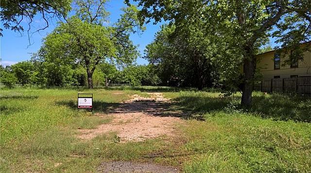 2nd image of 6203 Berkman Dr